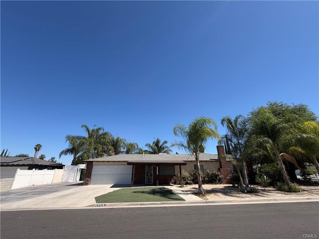 26695 Tellis, Hemet, photo 1